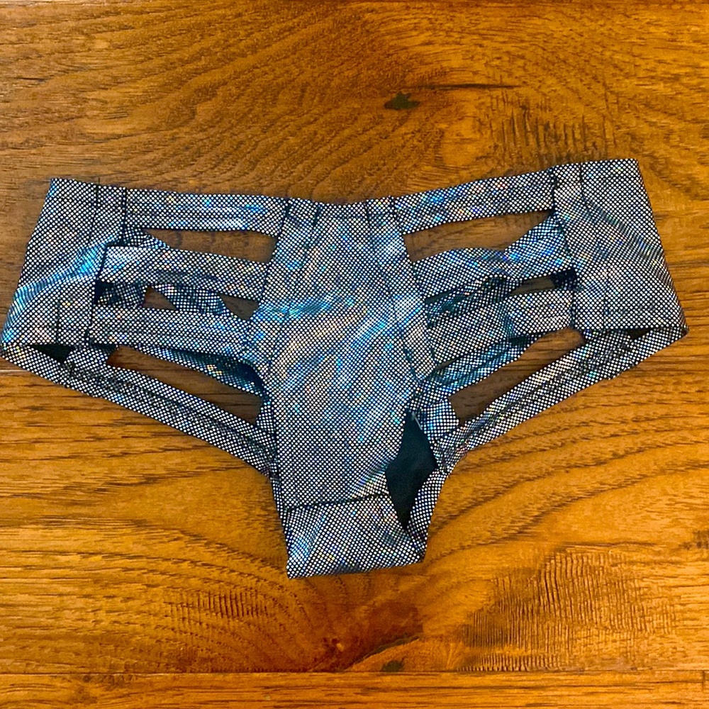 Rave bottoms